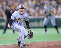 　６回、ピンチをしのぎ、雄たけびを上げる工藤（撮影・西岡正）