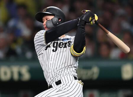 　１回、左前へ安打を放つ森下（撮影・田中太一）