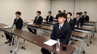 　新人研修会を受ける早川（手前）ら阪神の選手たち（撮影・山口登）