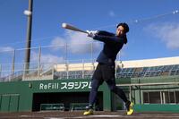 鋭い打球を放つ阪神・近本光司＝兵庫県立淡路佐野運動公園（撮影・北村雅宏）