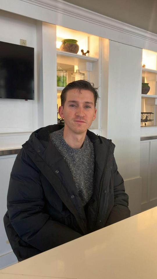 　阪神に入団するキャム・ディベイニー（球団提供）