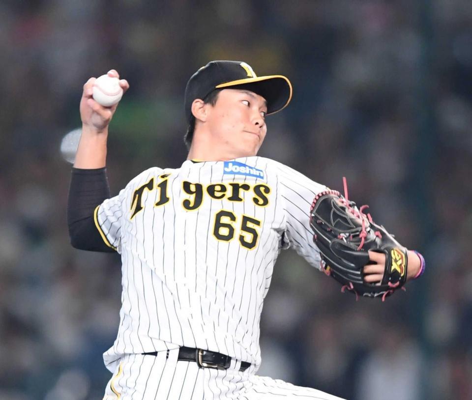 　８回、５番手で登板した湯浅