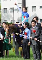 　２００８年春の天皇賞を制したアドマイヤジュピタ