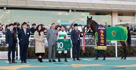 　鳴尾記念を制したデビットバローズ（撮影・石湯恒介）