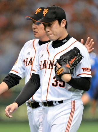 ９回、代打・中村に対する死球で危険球退場となる西村（撮影・会津智海）