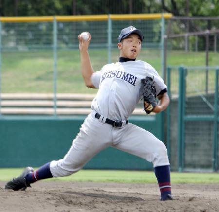 　１０回を１失点完投した立命館宇治・山上（撮影・中野裕美子）