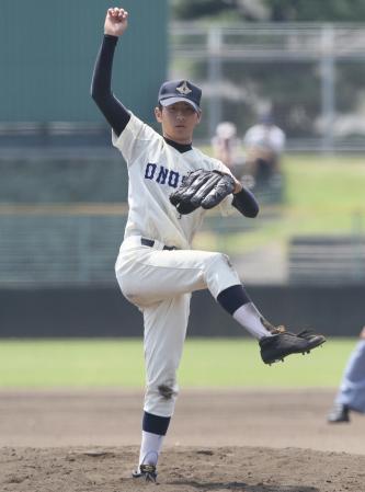 　２番手で登板し、無失点に抑えた尾道商・植杉（撮影・出月俊成）