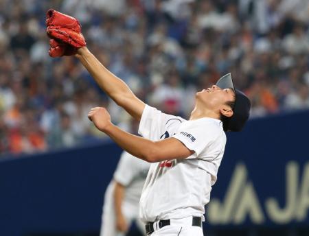 　３回、大野は矢野に中前打を浴び、のけ反る