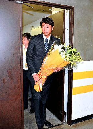 ７月２９日に引退会見を行った斉藤和巳氏