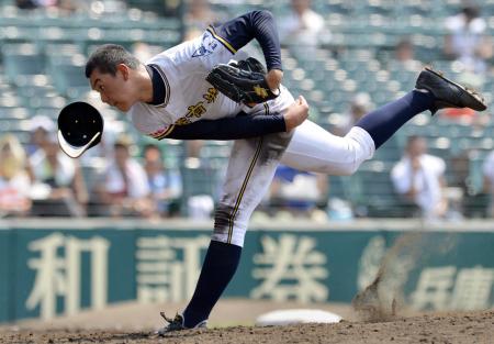 　１３三振を奪う力投でチームの勝利に貢献した前橋育英・高橋光（撮影・保田叔久）