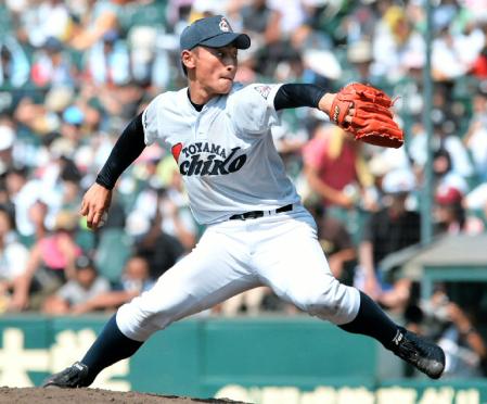 　秋田商打線を無失点に抑えた富山第一・宮本（撮影・保田叔久）