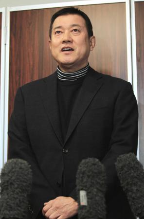 　選手会納会ゴルフの後、巨人入りを決断した大竹について話す原監督
