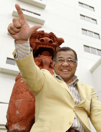 　沖縄入りした阪神の掛布雅之ＧＭ付育成＆打撃コーディネーター＝１２日、沖縄県読谷村