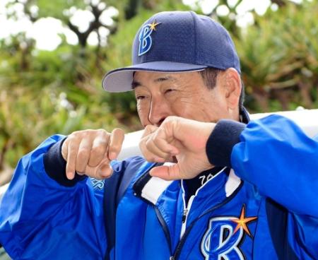 浅田真央ちゃんの演技に『えーん！』と涙する？ＤｅＮＡ・中畑清監督＝宜野湾（撮影・園田高夫）