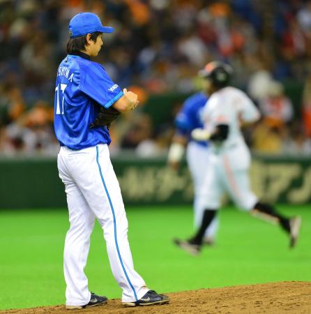 　４回、ロペスに２打席連続となる本塁打を浴びた三嶋（撮影・村中拓久）