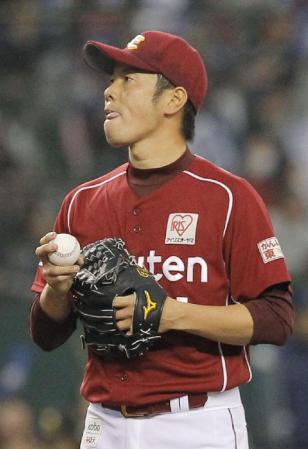 　６回、西武・中村に逆転の２点二塁打を打たれた上園＝西武ドーム