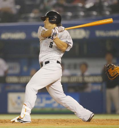 　１１回中日無死満塁、平田が勝ち越しの右犠飛を放つ＝ＱＶＣ