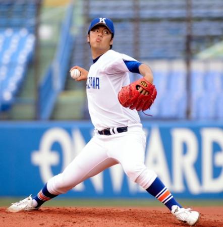 愛知学院大戦に先発し力投する苫小牧駒澤大・吉岡慎平＝神宮球場（撮影・開出　牧）