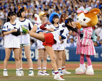 「でんぱ組．ｉｎｃ」が横浜で始球式