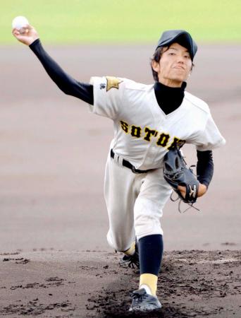 　今夏の全国高校軟式野球準決勝で延長５０回を投げた崇徳・石岡樹輝弥投手