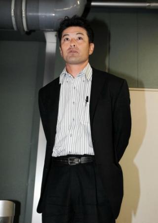 監督への就任要請を受諾した広島・緒方孝市コーチ＝マツダスタジアム（撮影・出月俊成）