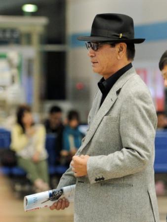 　ＧＡＣＫＴにあいさつされた星野楽天前監督