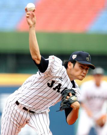 　４回を完璧に抑える好投をみせた中村（撮影・保田叔久）