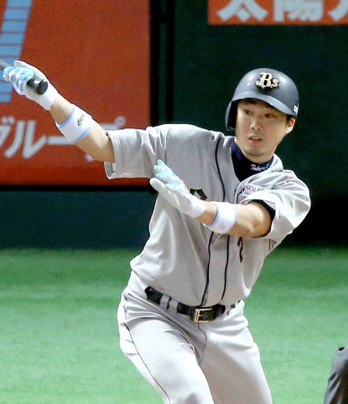 　中島のオリックス入団を歓迎した原拓