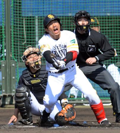 　紅白戦で、左越えソロを放つ松田（撮影・式町要）