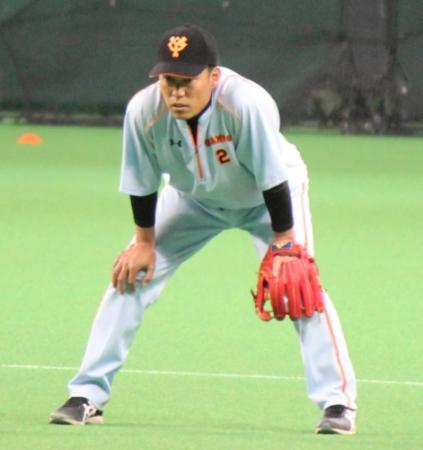 花束を食べ始める井端一塁コーチ Www Caerus Pt