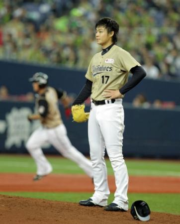 ５回日本ハム２死満塁、山崎は中田に満塁本塁打を浴びる＝京セラドーム