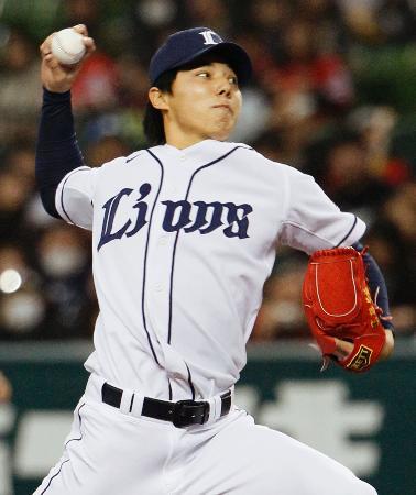 　８回無失点で２勝目を挙げた西武・郭俊麟＝西武プリンスドーム