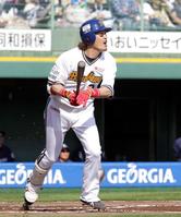 ６回オリックス無死、坂口智隆は右越えにソロを放つ＝ほっともっとフィールド神戸（撮影・山口　登）