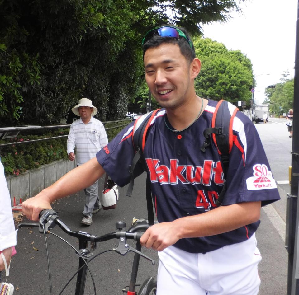 　１年ぶりに先発チャンスが回ってきたヤクルト・古野＝神宮外苑
