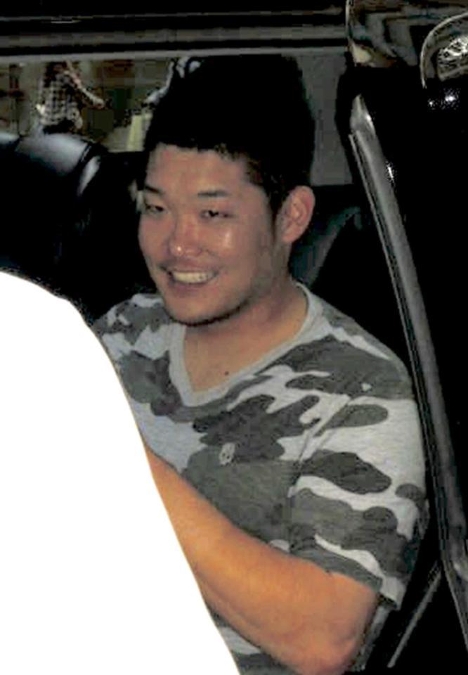 　横浜市内の病院で精密検査を受け、笑みを浮かべながら状態を説明する筒香