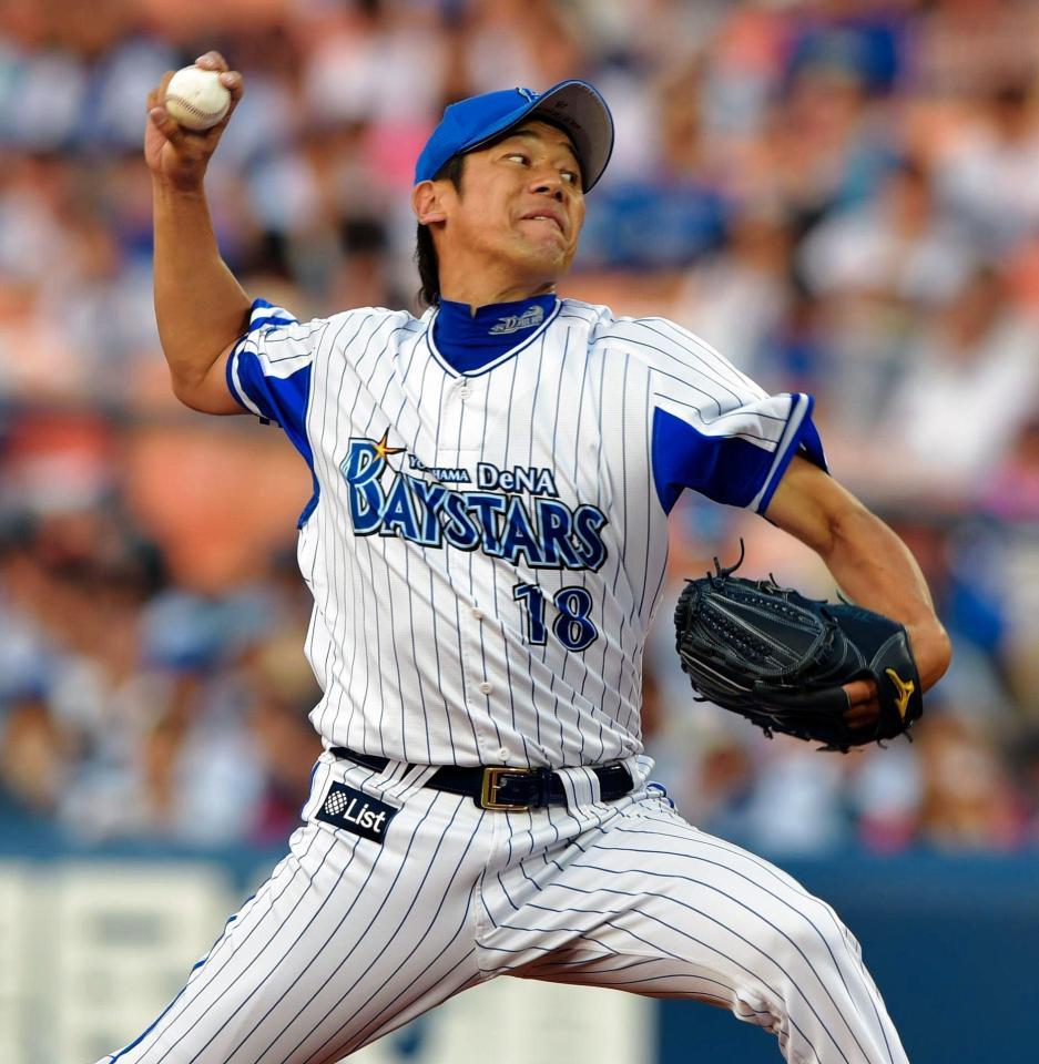 力投するＤｅＮＡ・三浦＝横浜スタジアム（撮影・吉澤敬太）