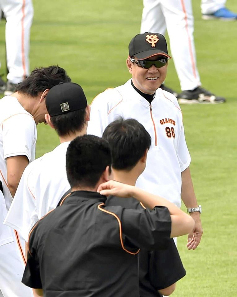 　休日返上での練習を行った原監督