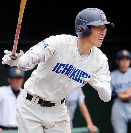 呉－庄原格到　１回呉無死二塁、呉・上田玲司は右前適時打を放つ＝呉二河（撮影・北村雅宏）