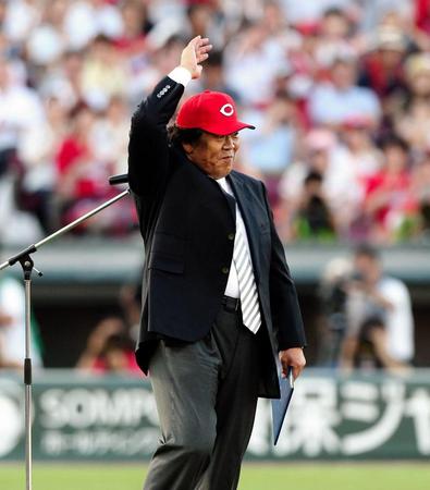 開会宣言を務めた長州力＝マツダ（撮影・棚橋慶太）