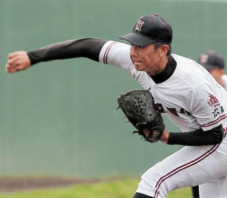 基町－広陵　粘りの投球で７回無失点に抑えた広陵先発・福田良太＝呉二河（撮影・北村雅宏）
