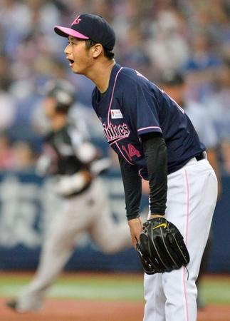 ５回、本塁打を浴びたオリックス先発の吉田一＝京セラドーム