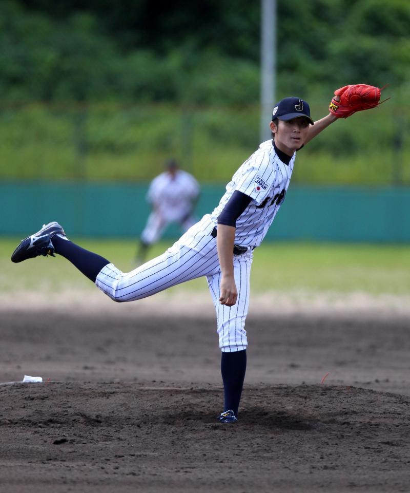 練習試合で高橋純平は２番手でマウンドに上がる＝奈良県内のグラウンド（撮影・山口　登）