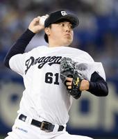 　７回無失点で８勝目を挙げた中日・若松＝ナゴヤドーム