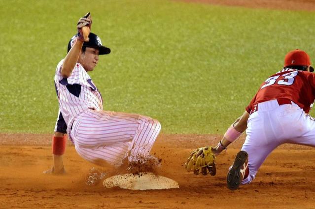 ヤクルト山田２９盗塁！トリプル３王手