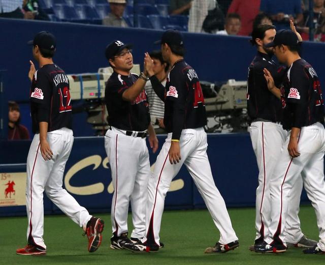 ヤクルト首位！救援６投手執念ドロー