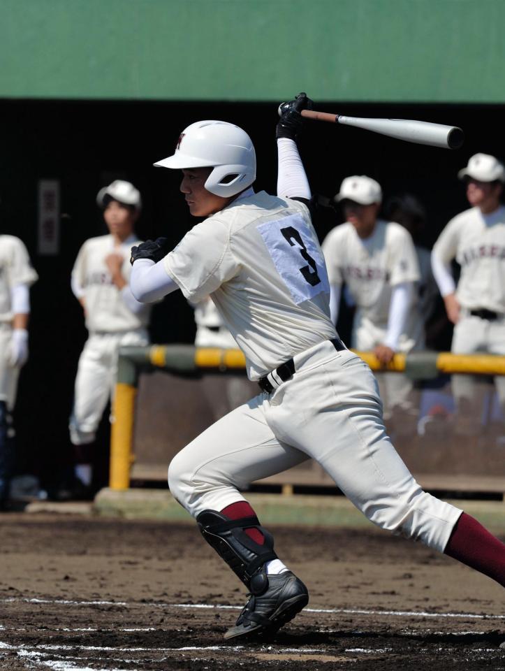 １回、中前に適時打を放つ清宮＝上柚木公園野球場（撮影・田村亮介）