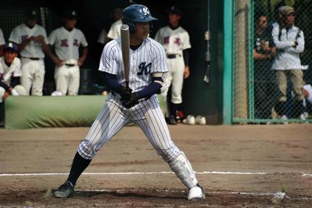 新チームでもクリーンアップを任せられている大阪偕星学園・岸＝大体大浪商Ｇ