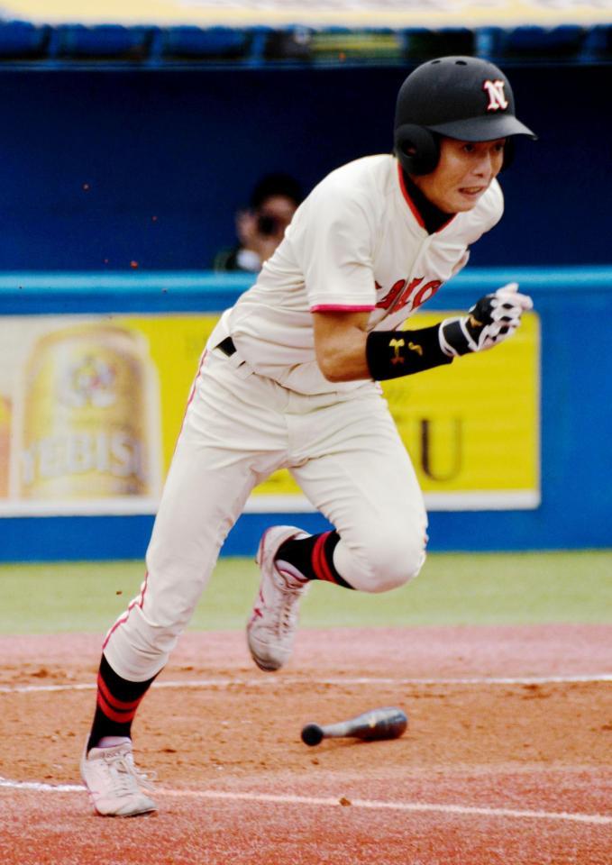 逆転適時打を放つなど、２打点３盗塁と活躍した日大・山崎