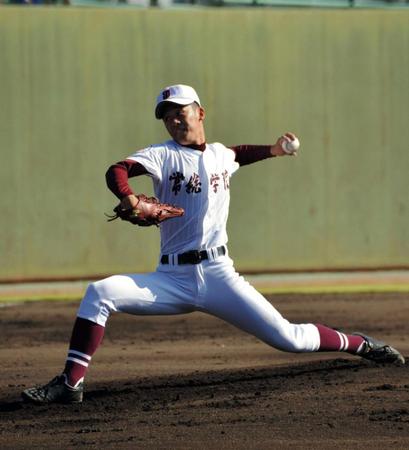 １失点で２試合連続完投し、チームを４強入りに導いた常総学院・鈴木