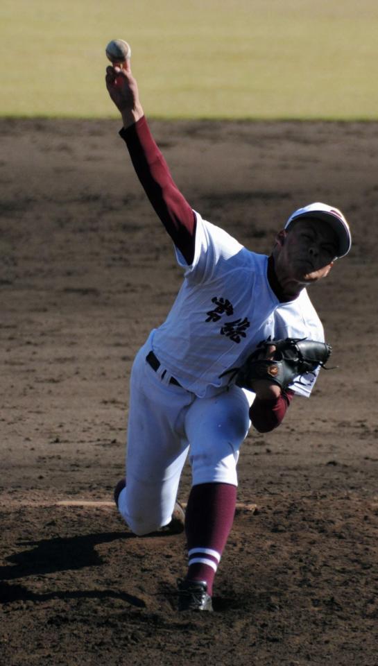 ４安打完封と好投した常総学院・樫村